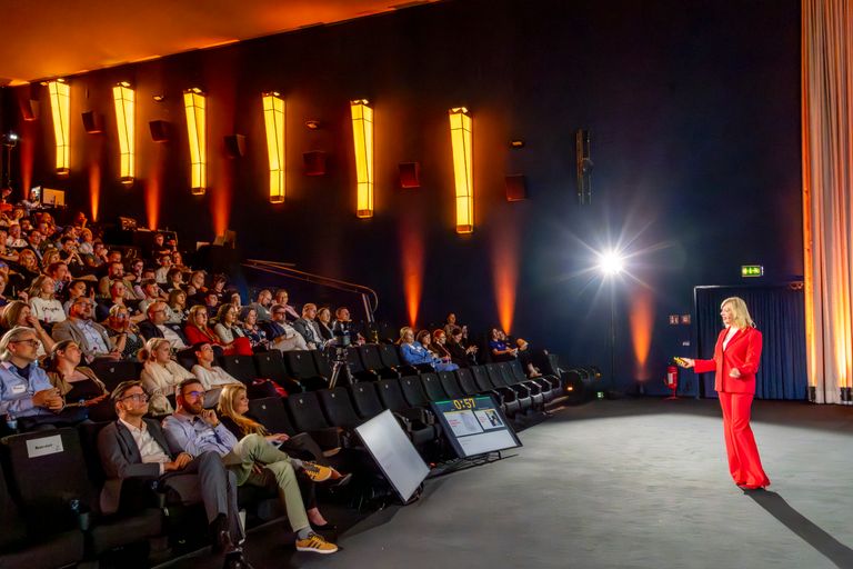 Veronika Vehr Keynote Speakerin für Hörakustiker – Verkaufsmotivation und Impulsvortrag