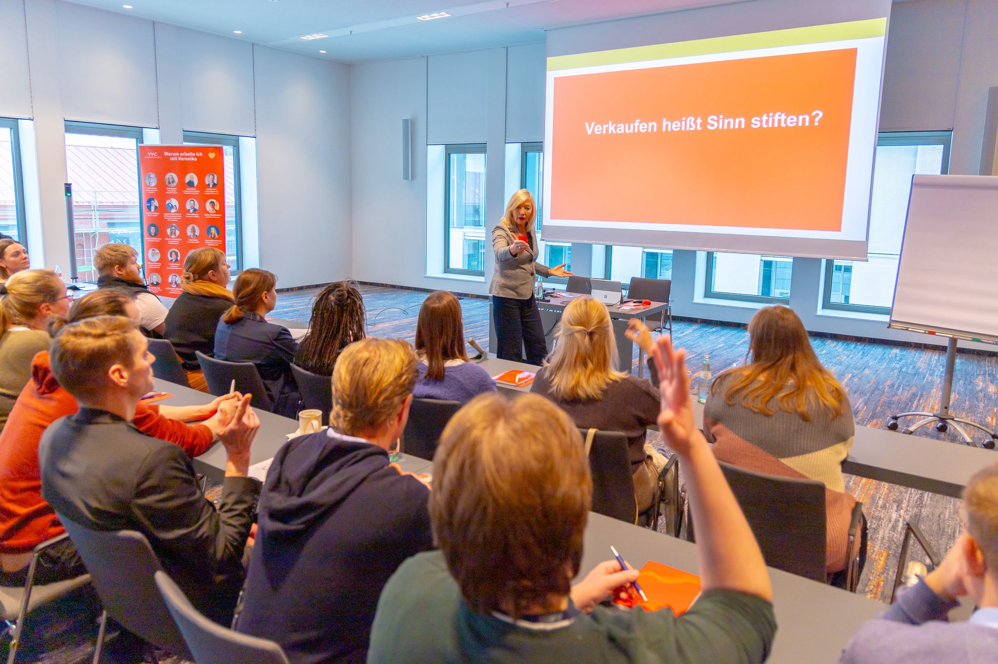 Veronika beim Verkaufstraining